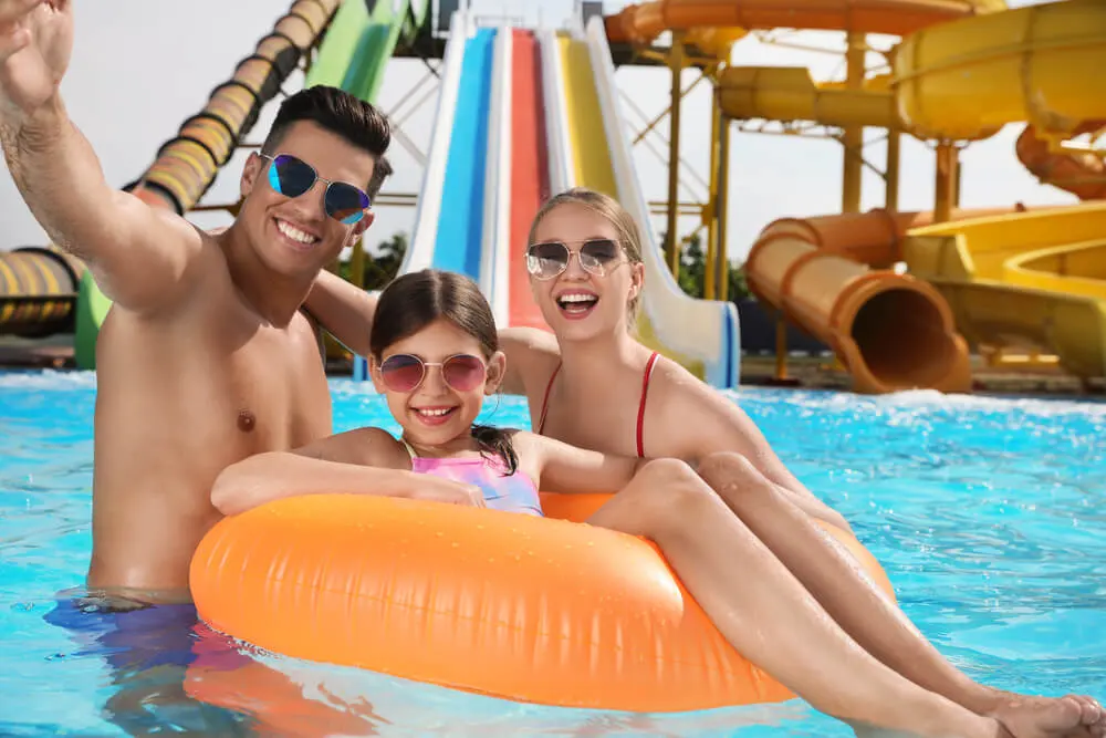 FEEL LIKE A KID AGAIN AT AMUSEMENT PARKS IN ALABAMA