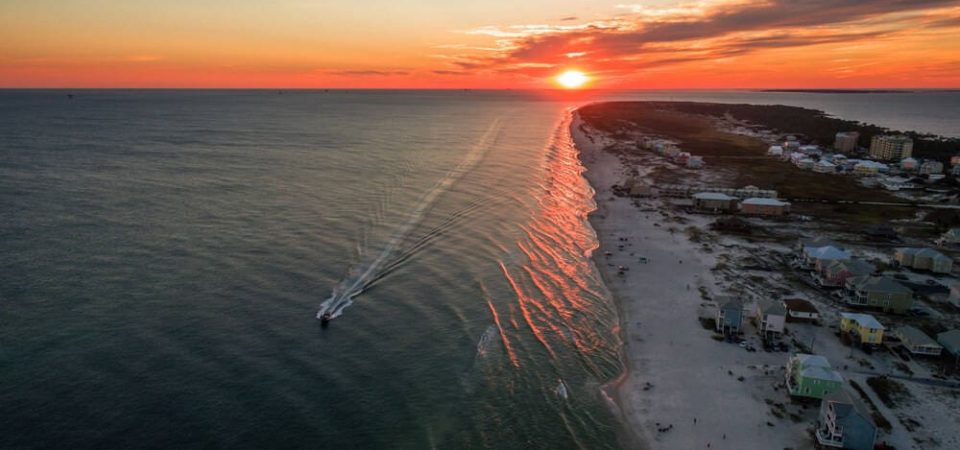END YOUR DAYS WITH A PICTURESQUE ALABAMA SUNSET